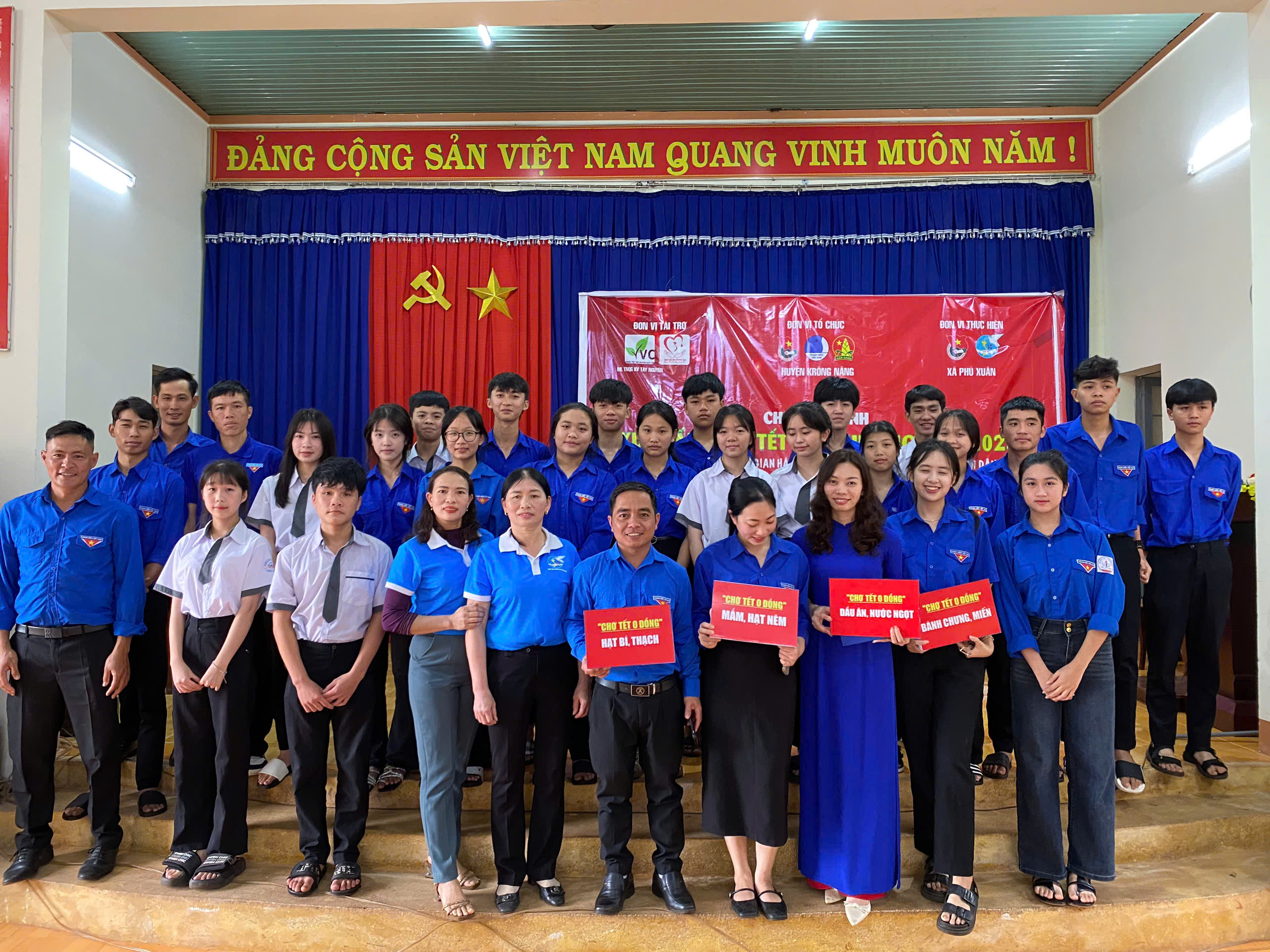 Khánh thành công trình “Đường cờ Thanh niên” và Chương trình trao quà “Xuân ấm áp – Tết yêu thương năm 2025”