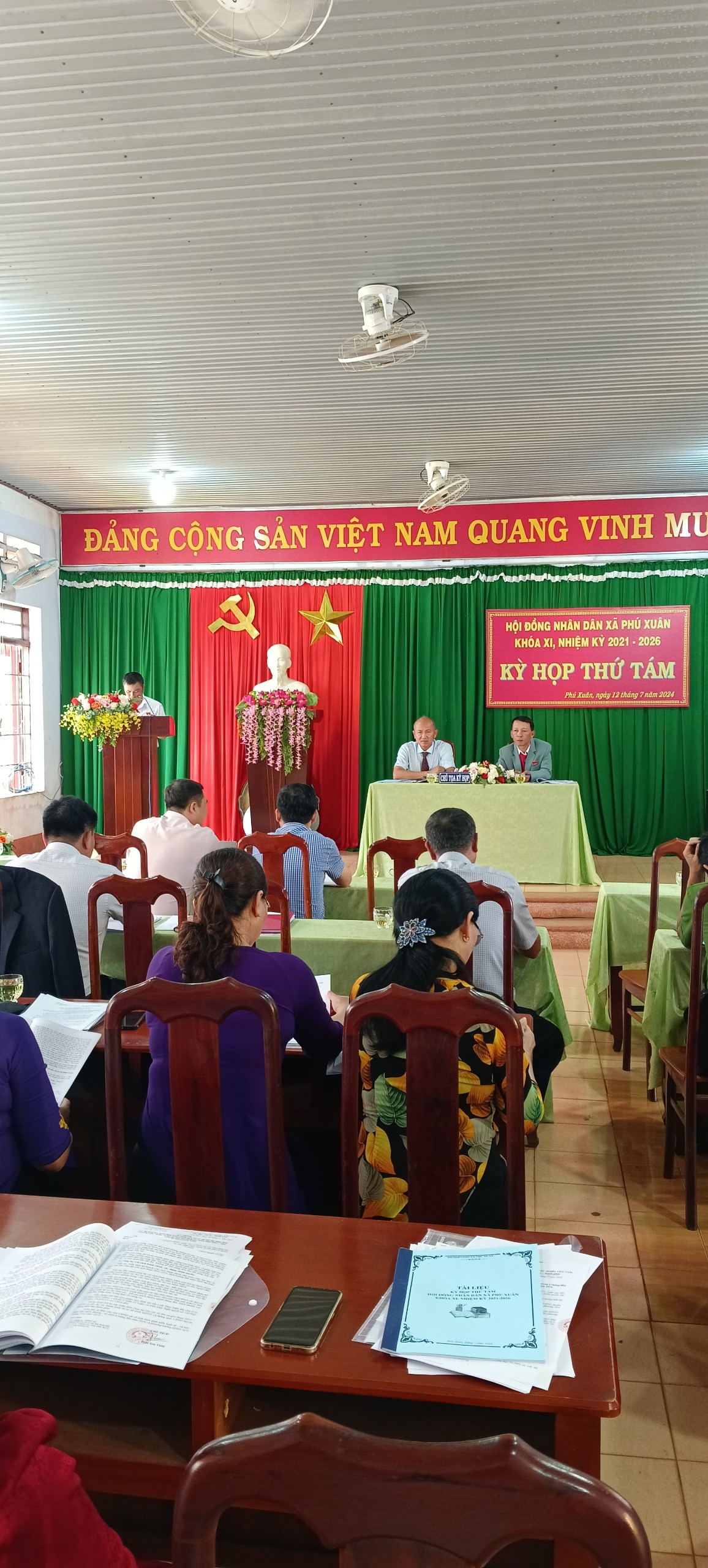 Kỳ họp thứ Tám HĐND xã Phú Xuân Khóa XI, nhiệm kỳ 2021-2026