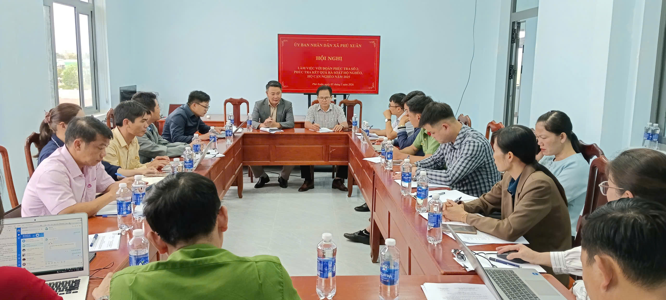 Đoàn phúc tra hộ nghèo số 2 của tỉnh Đắk Lắk làm việc tại xã Phú Xuân