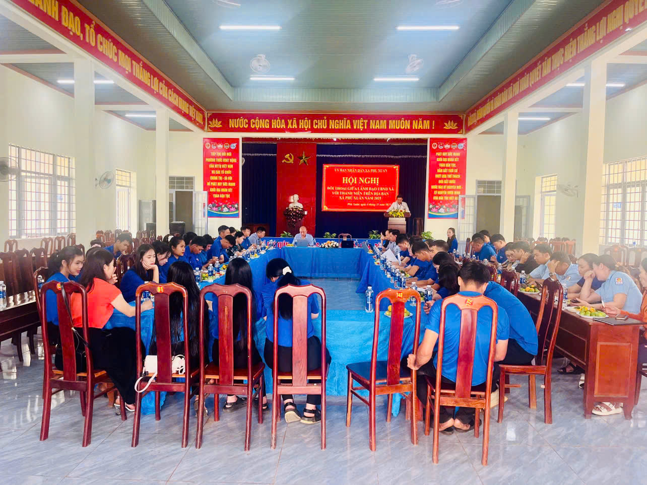 UBND XÃ PHÚ XUÂN TỔ CHỨC HỘI NGHỊ ĐỐI THOẠI  GIỮA LÃNH ĐẠO UBND XÃ VỚI THANH NIÊN NĂM 2025