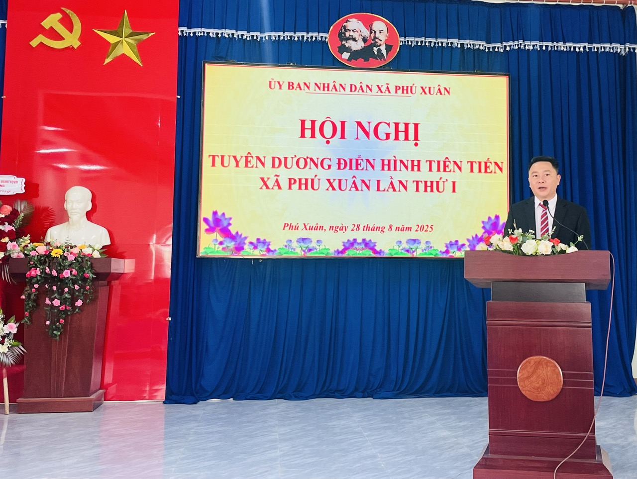 Hội nghị tuyên dương điển hình tiên tiến xã Phú Xuân lần thứ I năm 2025