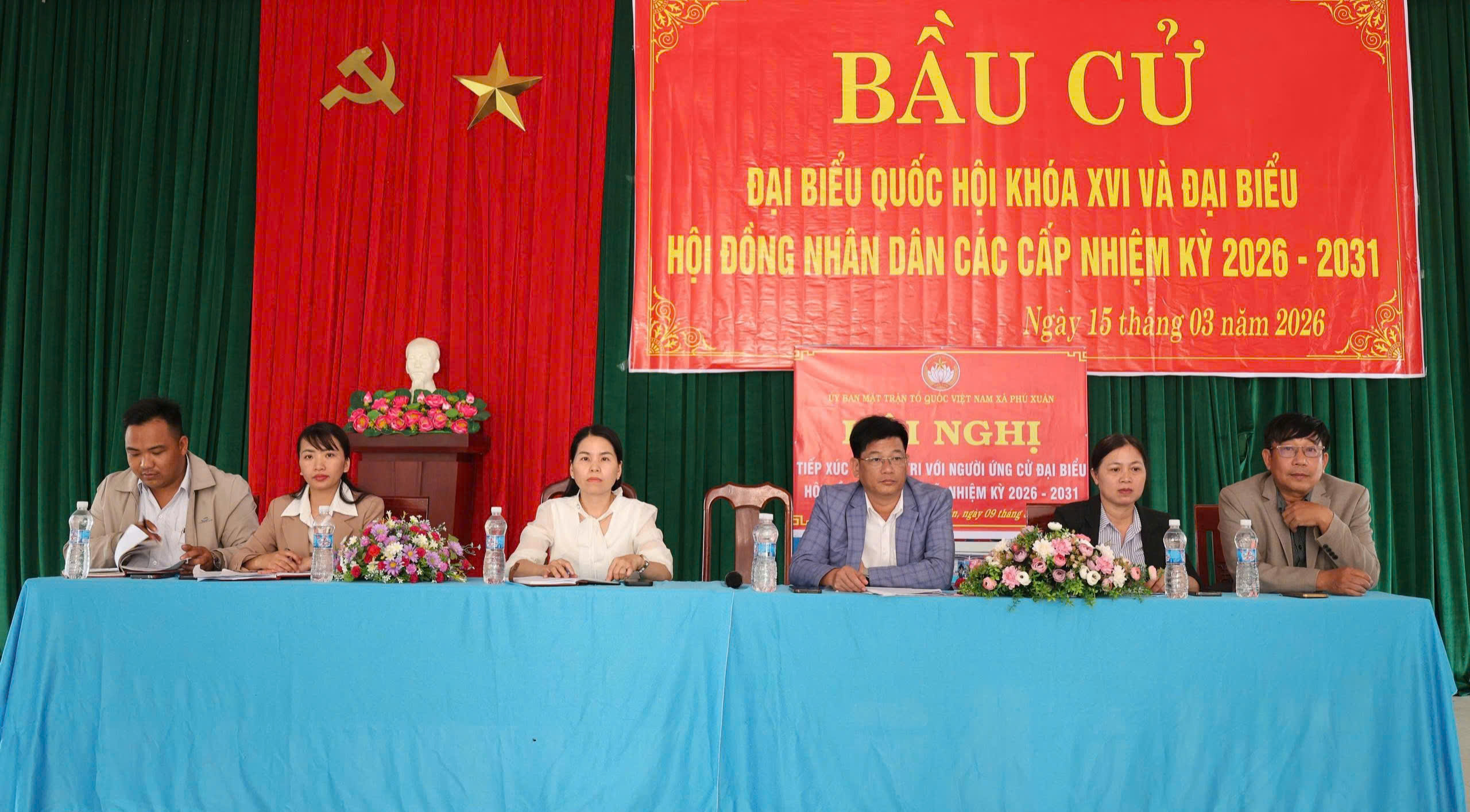 Các ứng cử viên đại biểu HĐND xã nhiệm kỳ 2026–2031 tiếp xúc cử tri tại đơn vị bầu cử số 5.