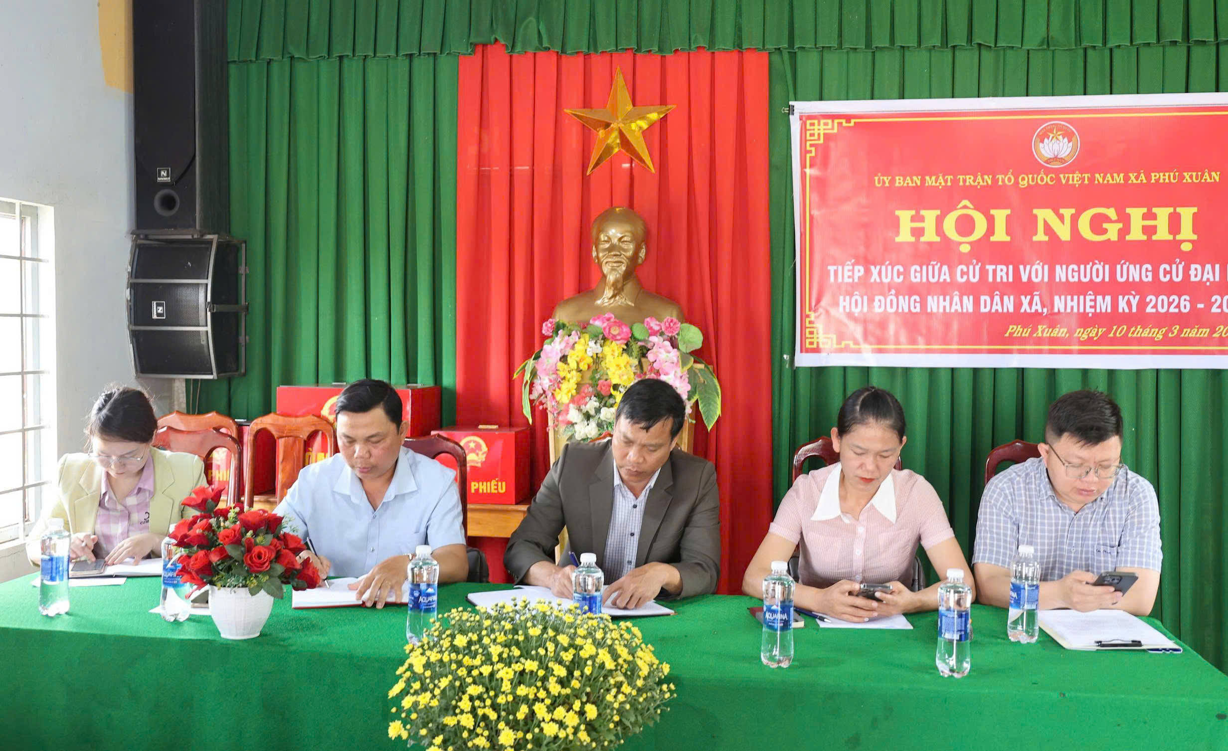 Hội nghị tiếp xúc cử tri vận động bầu cử đại biểu HĐND xã Phú Xuân tại đơn vị bầu cử số 06.