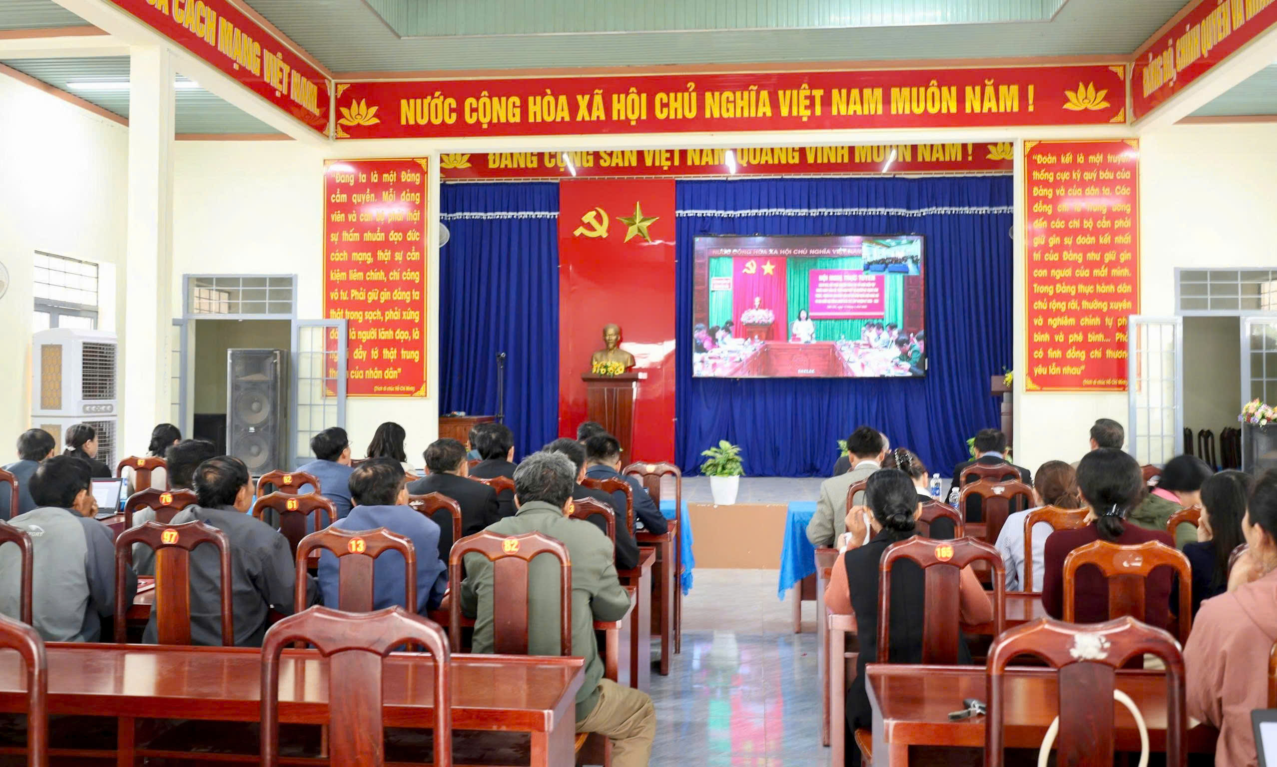 Hội nghị trực tuyến đánh giá, rút kinh nghiệm trước ngày bầu cử.