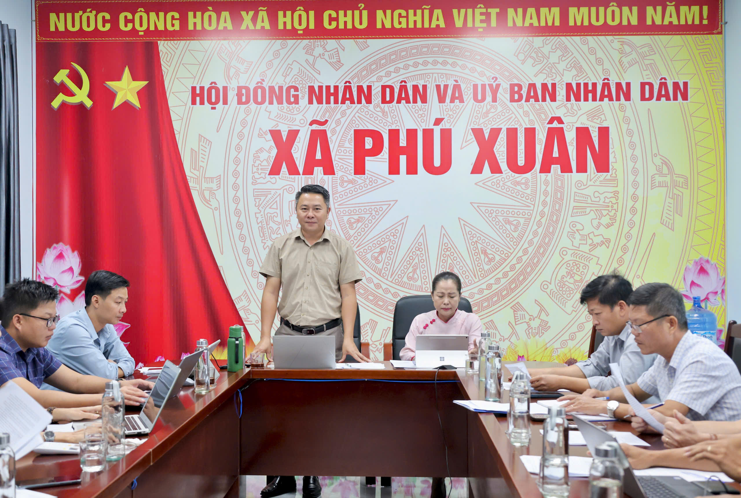 Xã Phú Xuân họp xử lý khó khăn, vướng mắc trong công tác bồi thường, hỗ trợ thực hiện Dự án đường dây 220kV Krông Búk – Nha Trang (mạch 2).