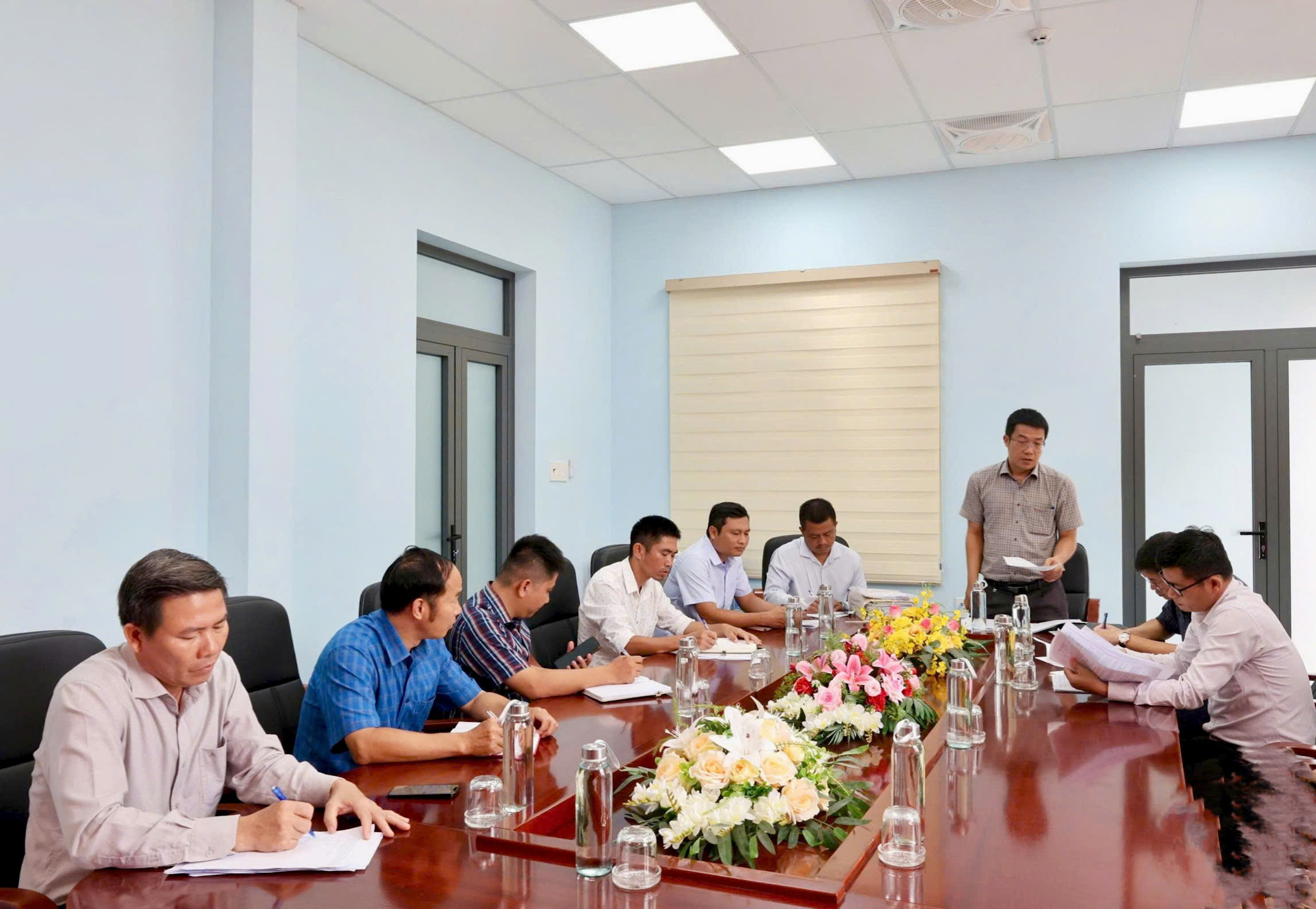 UBND xã Phú Xuân phối hợp làm việc với Sở Xây dựng về dự án xây dựng mới cầu Km12+900, Tỉnh lộ 3.