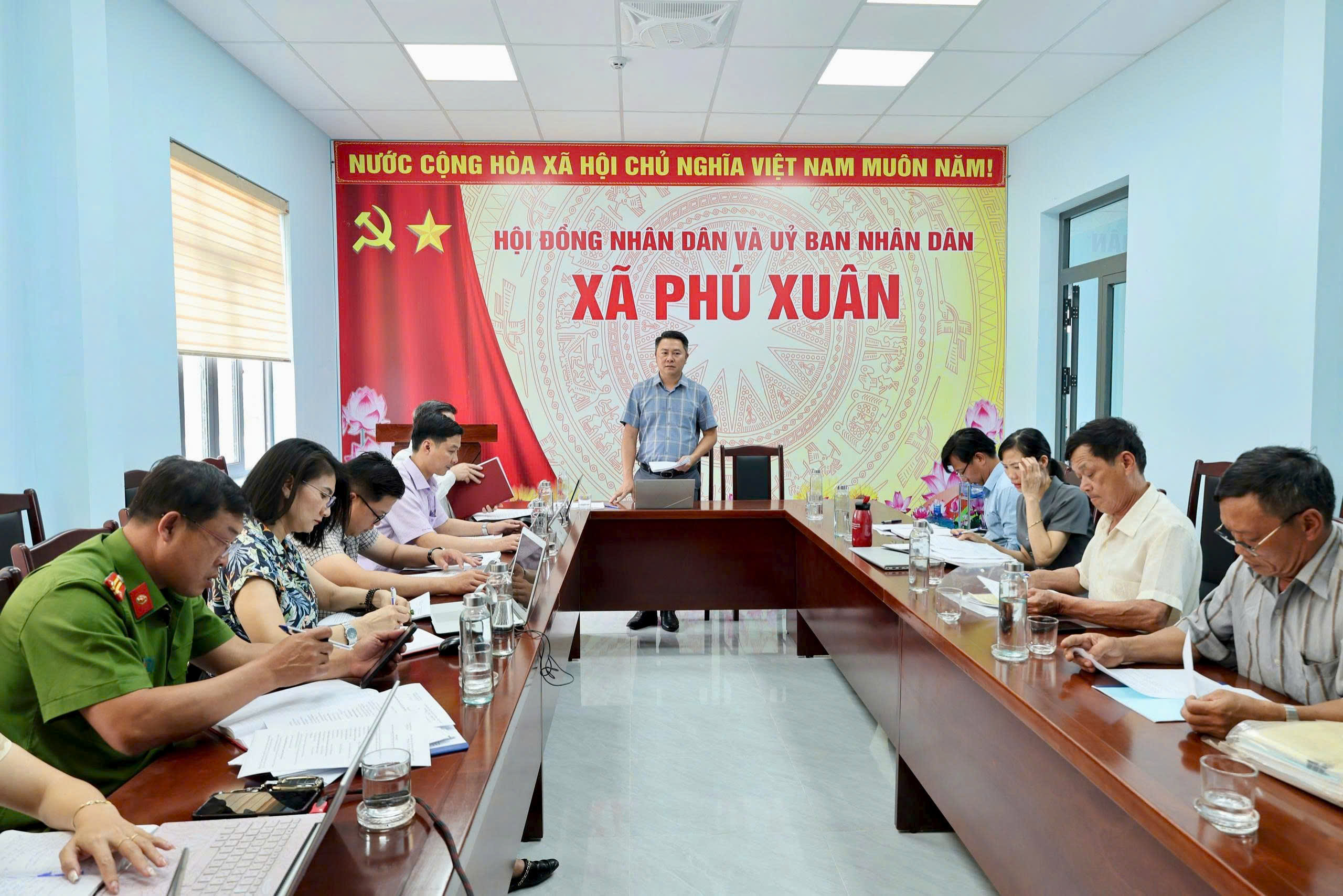 UBND Xã Phú Xuân họp rà soát, đánh giá công tác quản lý và hoạt động các chợ trên địa bàn