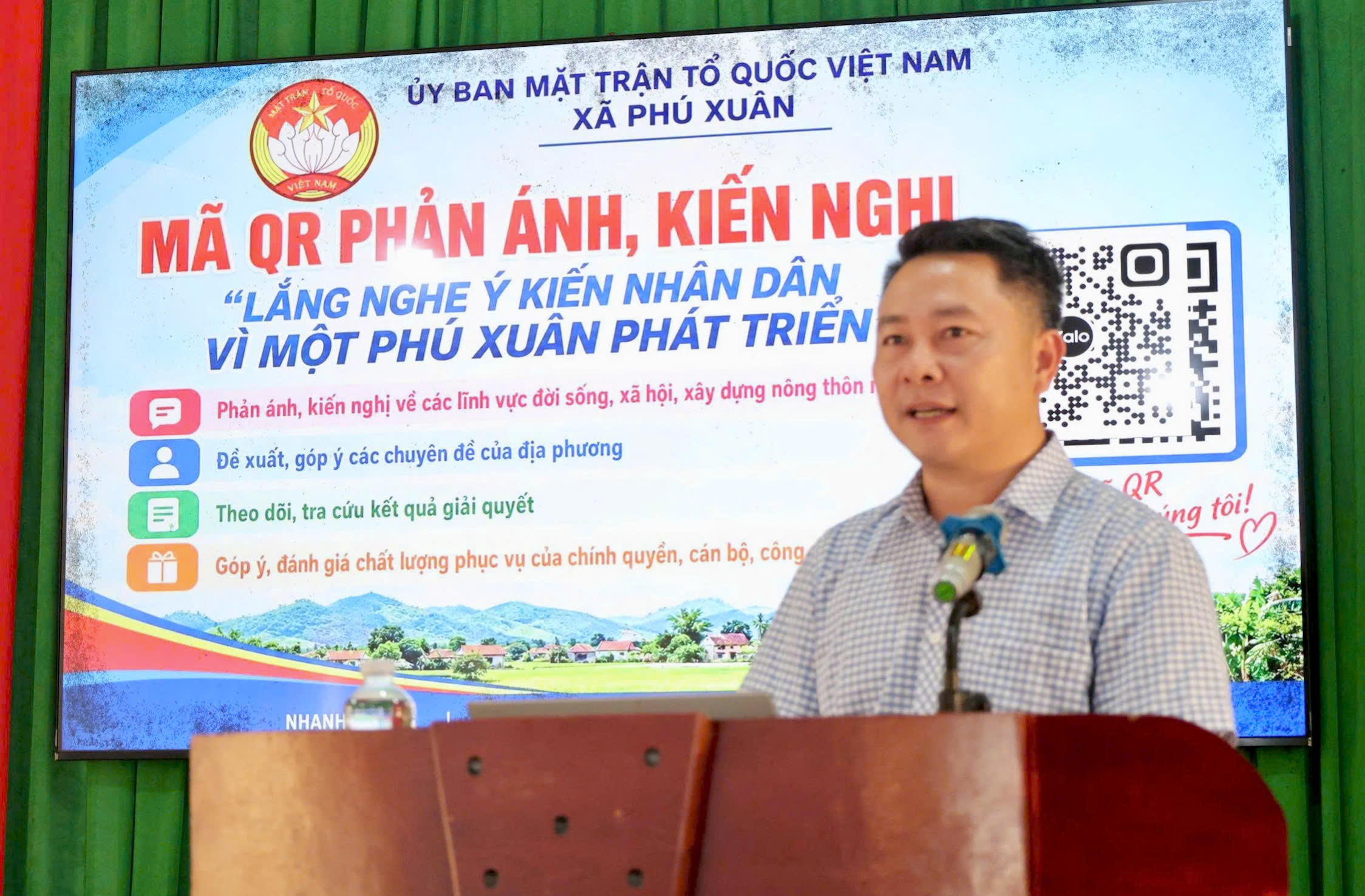 Phú Xuân lắng nghe ý kiến Nhân dân tại Hội nghị “Tháng nghe dân nói”.