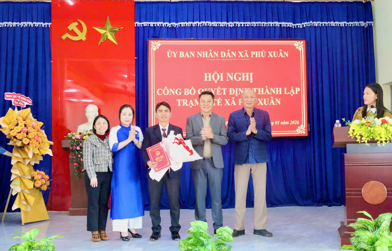Chiều ngày 12/01/2026, UBND xã Phú Xuân tổ chức Hội nghị công bố Quyết định thành lập Trạm Y tế xã Phú Xuân.