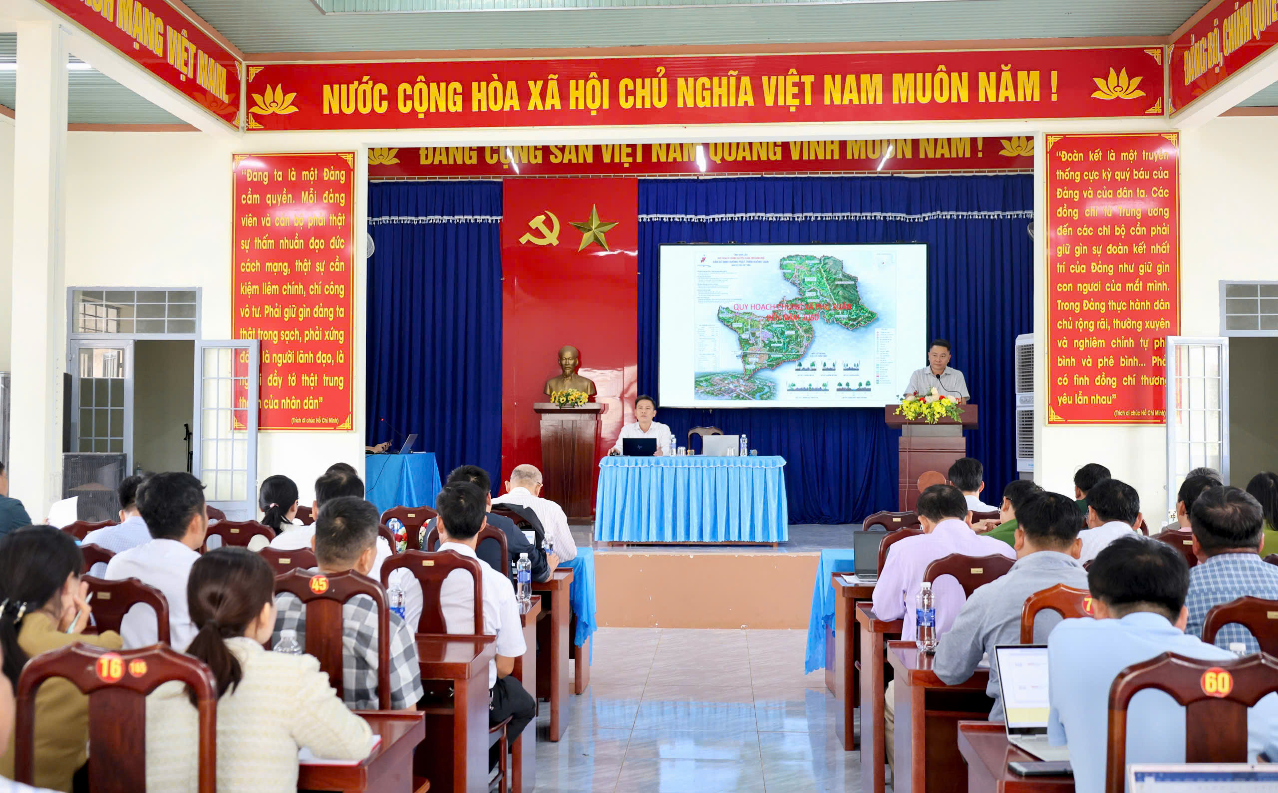 Phú Xuân lấy ý kiến dự thảo Đồ án Quy hoạch chung xã đến năm 2050.