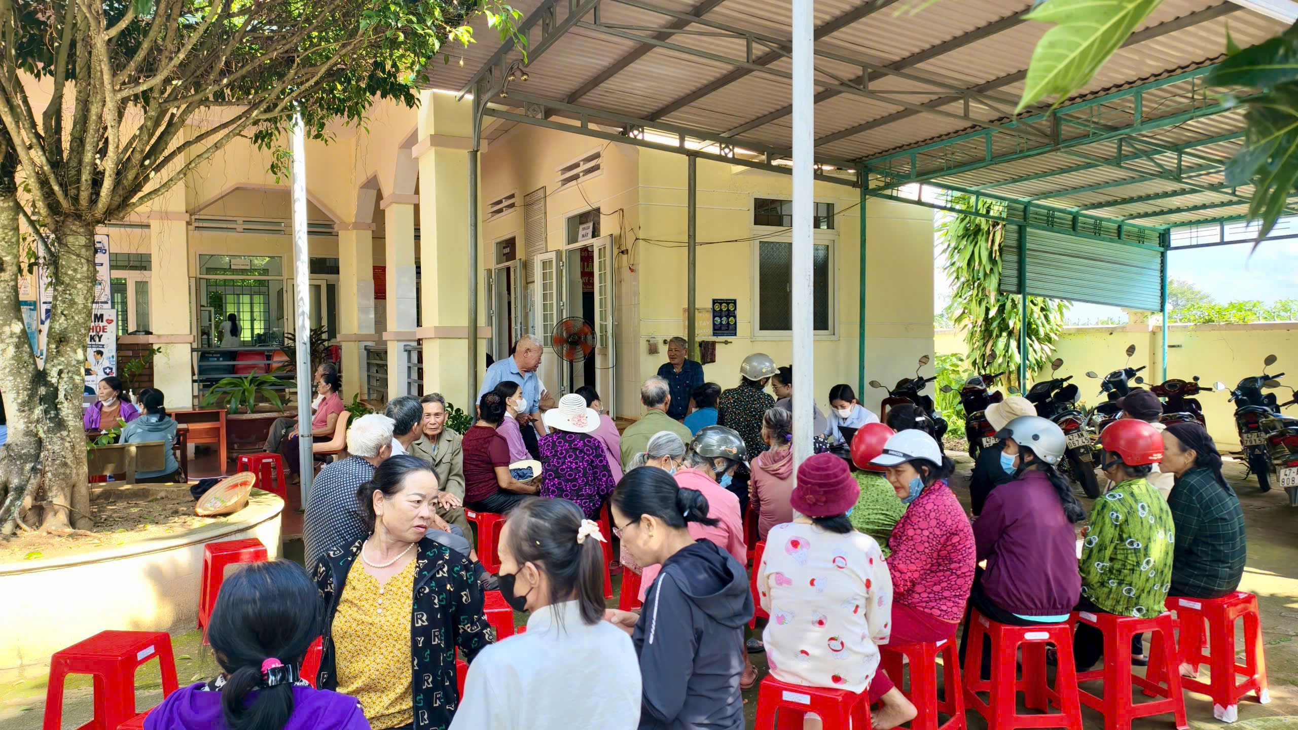 Phú Xuân: Khám sức khỏe lưu động tại Điểm Y tế 49 - Phú Xuân