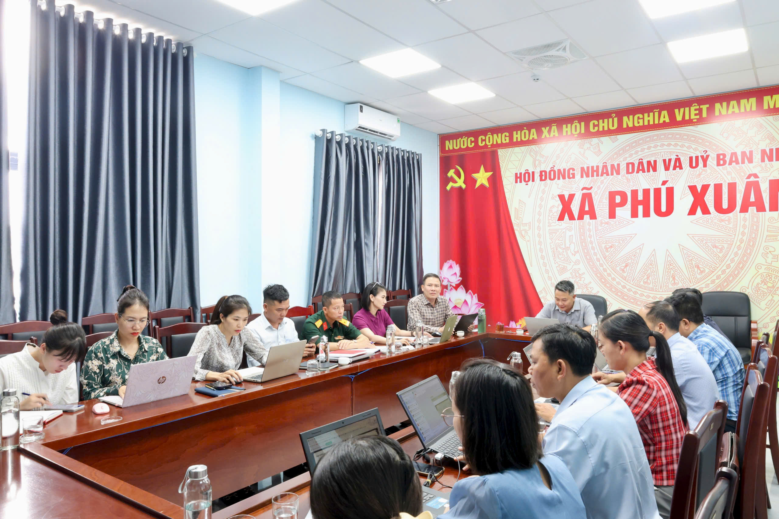 Xã Phú Xuân tham dự Hội nghị trực tuyến triển khai sắp xếp mạng lưới cơ sở giáo dục công lập.