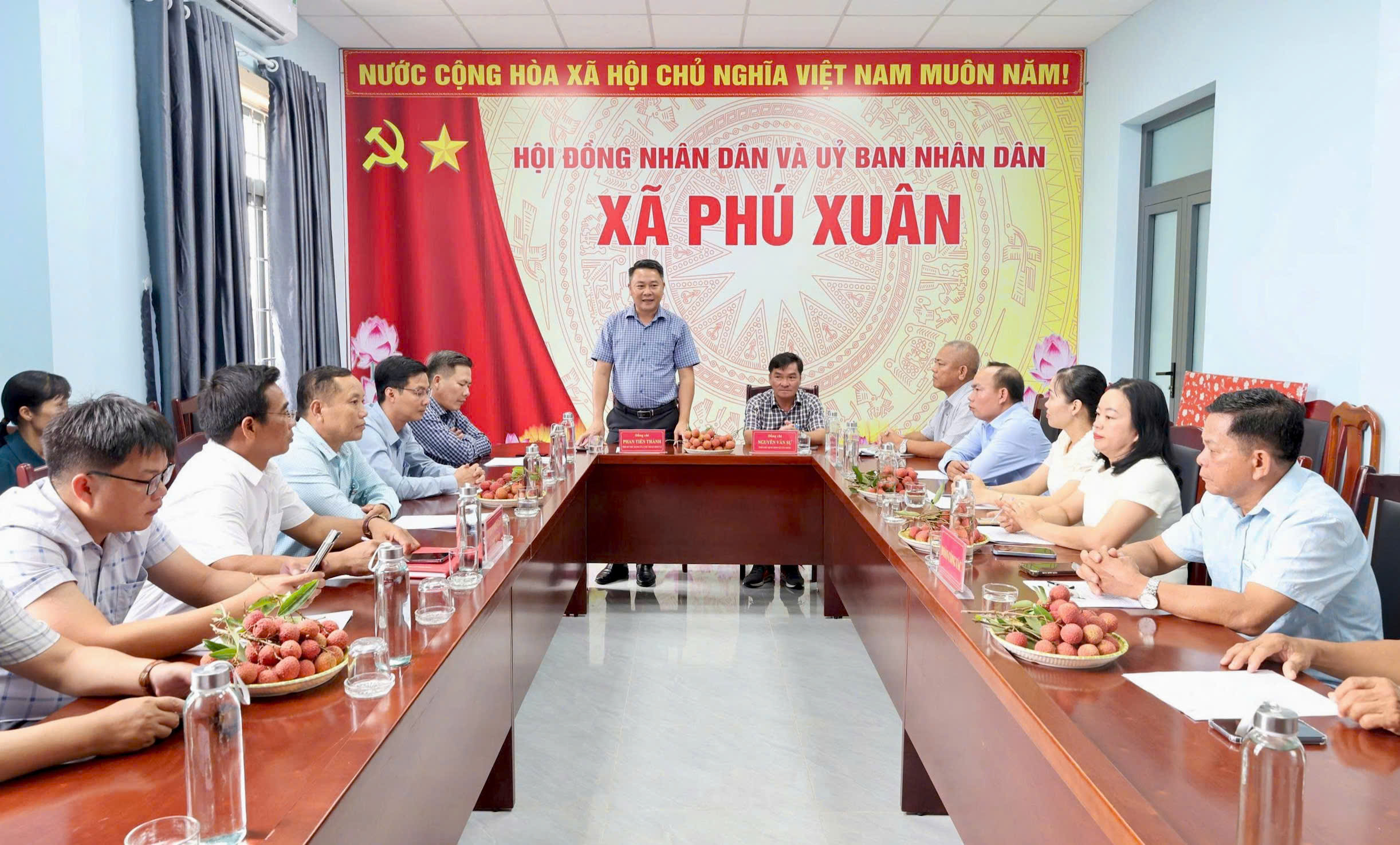 Xã Phú Xuân trao đổi, chia sẻ kinh nghiệm phát triển nông nghiệp với Đoàn công tác Xã Tân Minh, Tỉnh Lâm Đồng.