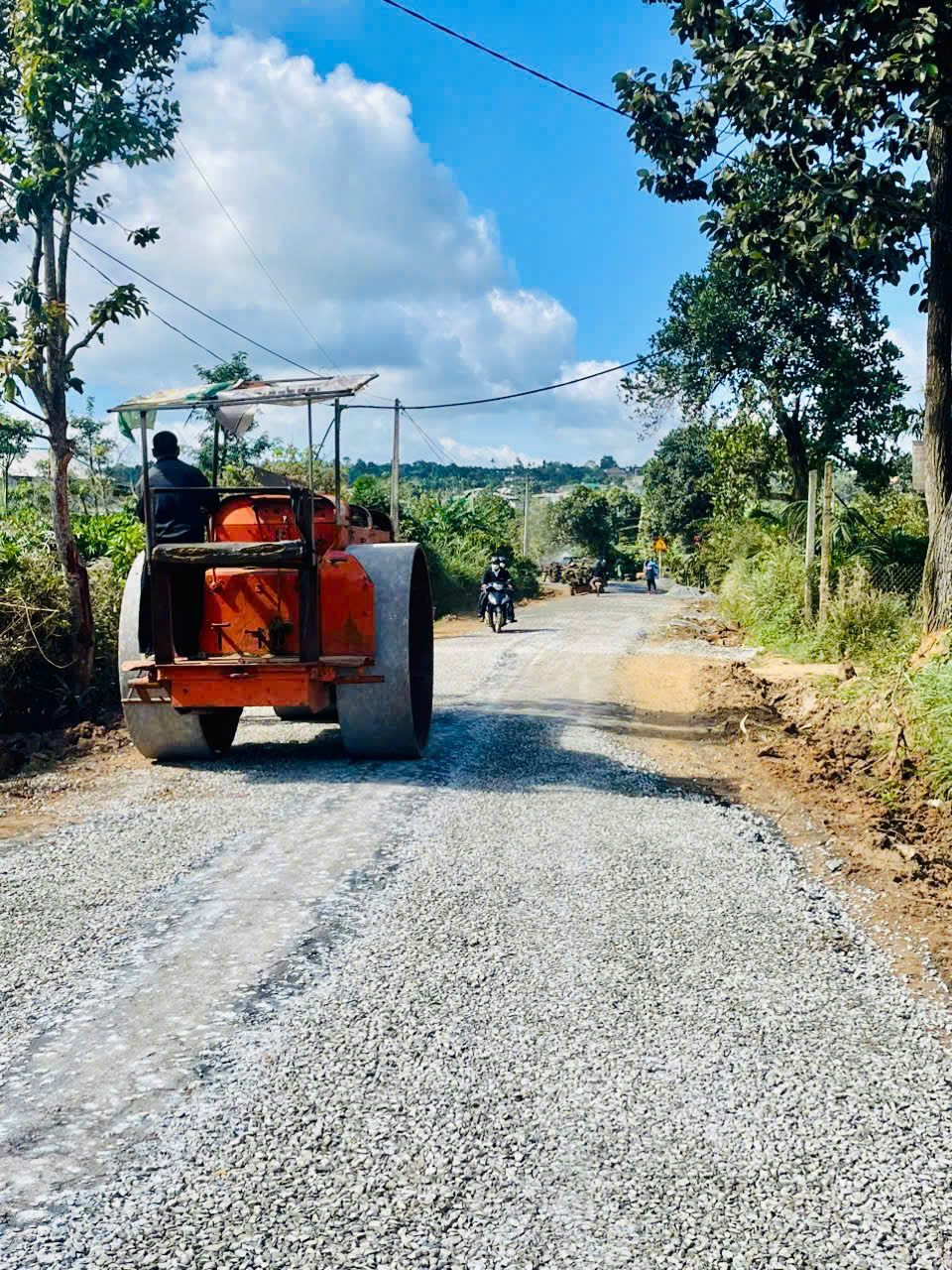 XÃ PHÚ XUÂN KHỞI CÔNG CÔNG TRÌNH NÂNG CẤP, SỬA CHỮA ĐƯỜNG GIAO THÔNG TRỤC CHÍNH XÃ